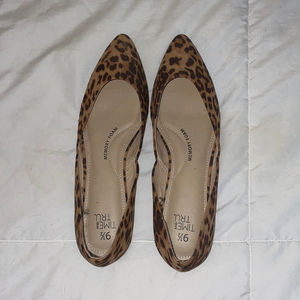 Point Toe Leopard Flats